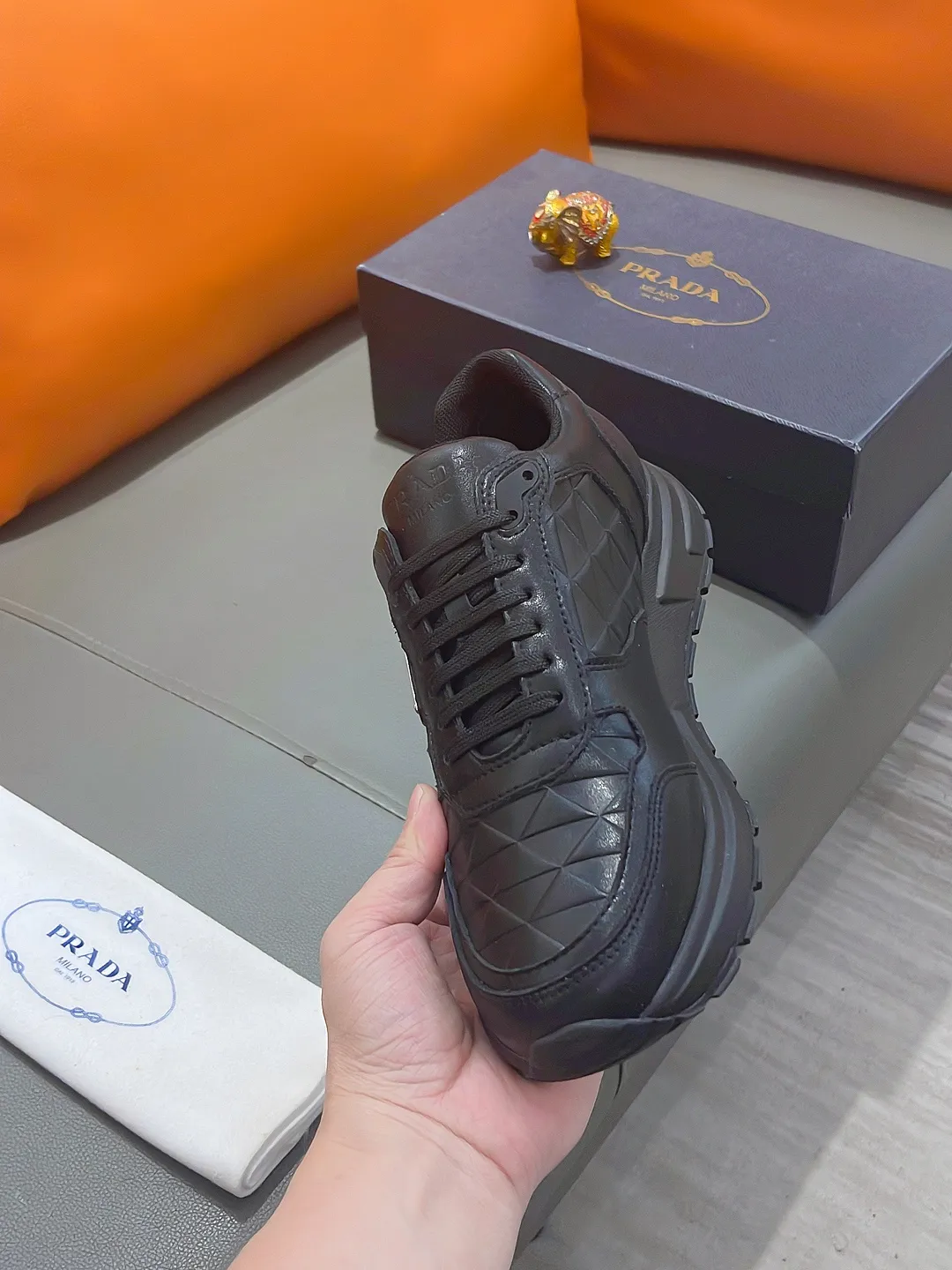 Men's shoes PRADA "Prada" P540 Regular size: 38-44 (casual shoes) Product materials: Selected cowhide upper, soft sheepskin feet, original factory special outsole.